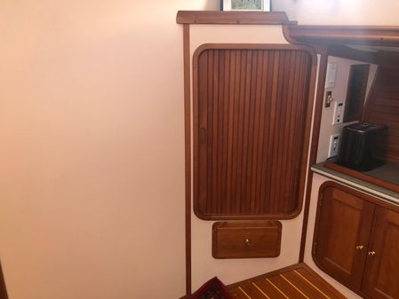 Legacy SEDAN-FLYBRIDGE image