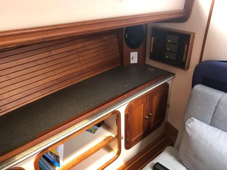 Legacy SEDAN-FLYBRIDGE image