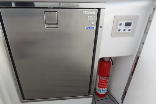 Formula 400 Super Sport image