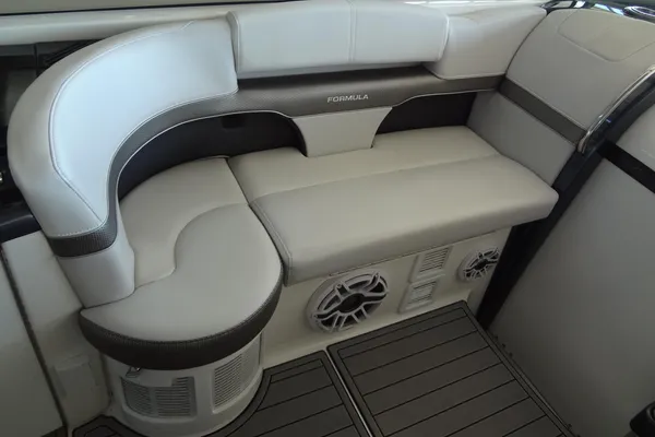 Formula 400 Super Sport image