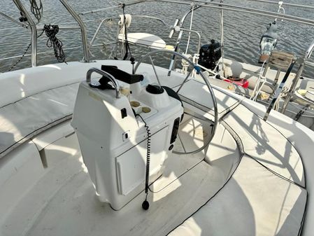 Hunter 340 image