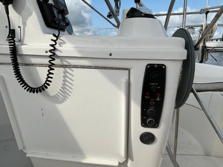 Hunter 340 image