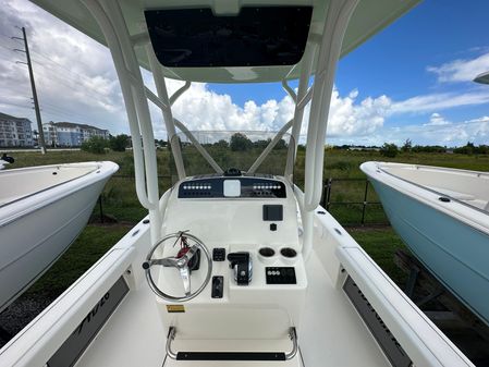 Avenger 26 image