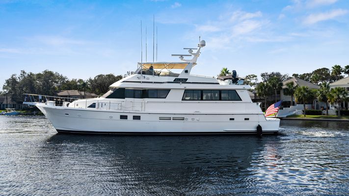 Hatteras 70 Cockpit Motor Yacht - main image