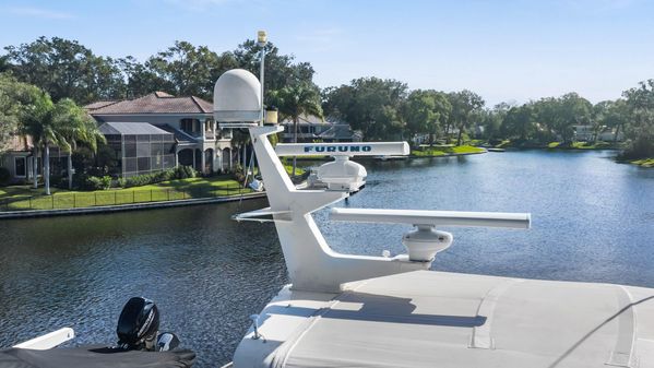 Hatteras 70 Cockpit Motor Yacht image