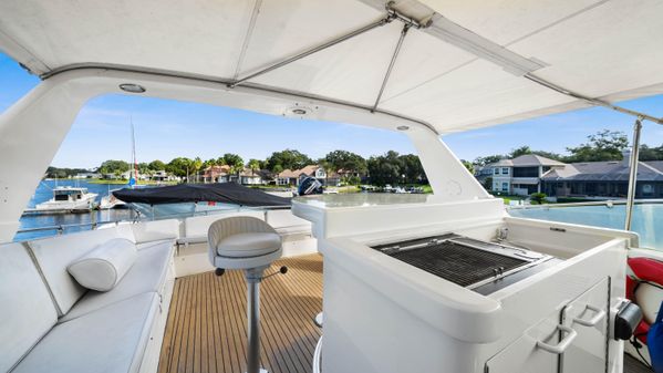 Hatteras 70 Cockpit Motor Yacht image