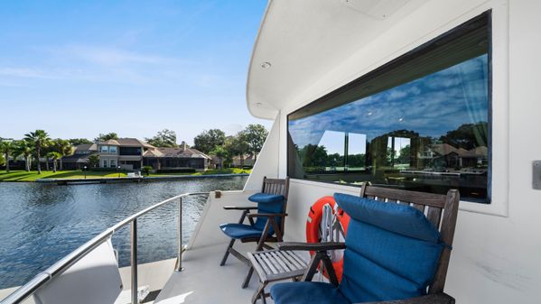 Hatteras 70 Cockpit Motor Yacht image