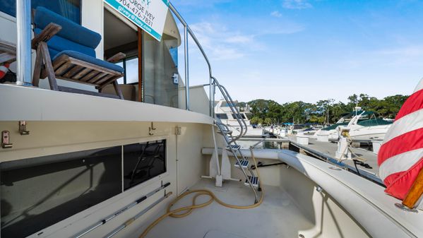 Hatteras 70 Cockpit Motor Yacht image