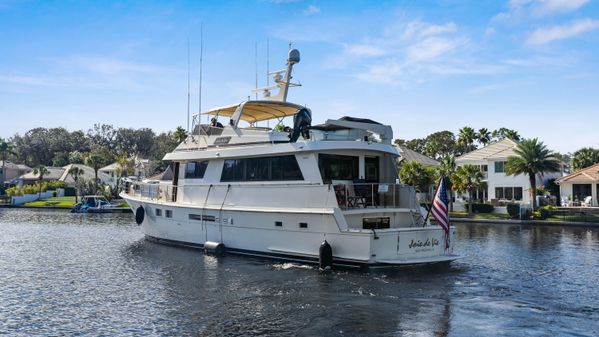 Hatteras 70 Cockpit Motor Yacht image