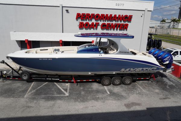 Mystic Powerboats M4200 - main image