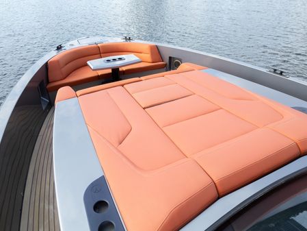 Vanquish Yachts VQ45 image