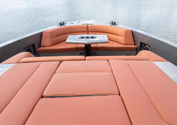 Vanquish Yachts VQ45 image