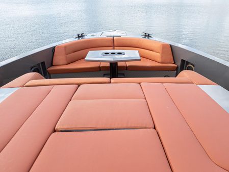 Vanquish Yachts VQ45 image