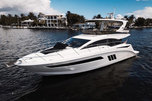 Sea Ray 510 Fly image