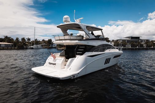 Sea Ray 510 Fly image