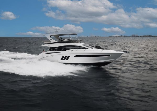 Sea Ray 510 Fly image