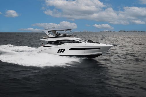 Sea Ray 510 Fly image