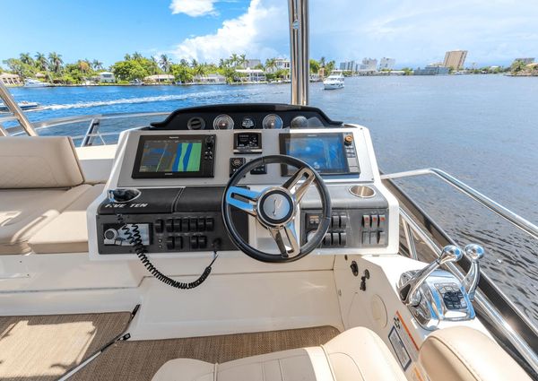 Sea Ray 510 Fly image