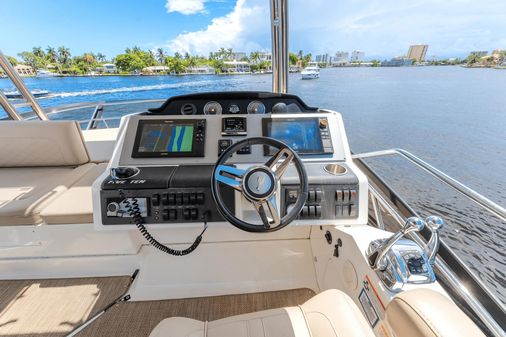 Sea Ray 510 Fly image