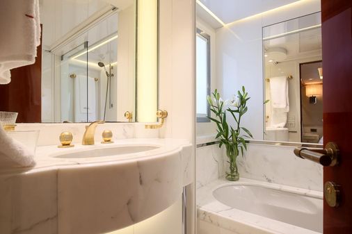 Benetti Benetti 146 image