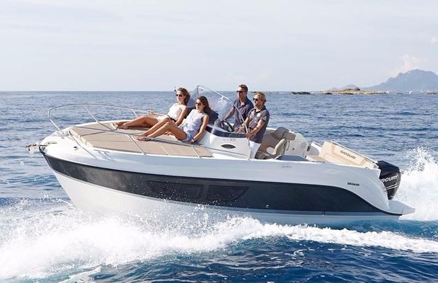 Quicksilver Activ 805 Sundeck - main image