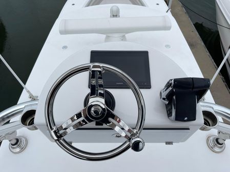 Front Runner 39 Center Console image