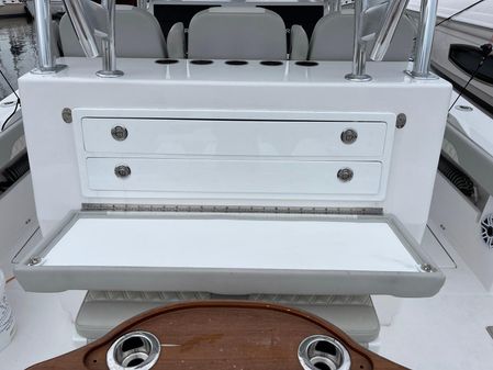 Front Runner 39 Center Console image