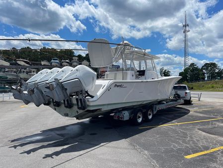 Front Runner 39 Center Console image