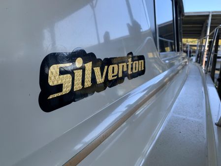 Silverton 362 Sedan Cruiser image