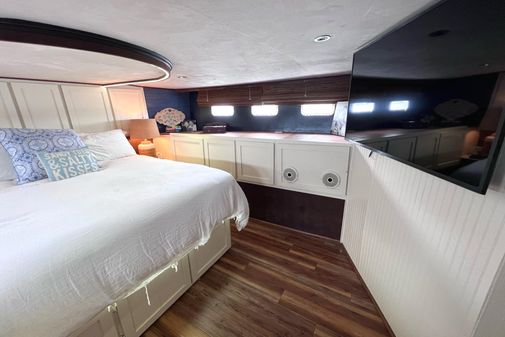 Hatteras 78-COCKPIT-MOTOR-YACHT image