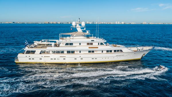 Feadship 156