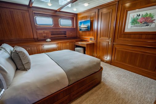 Feadship 156 image