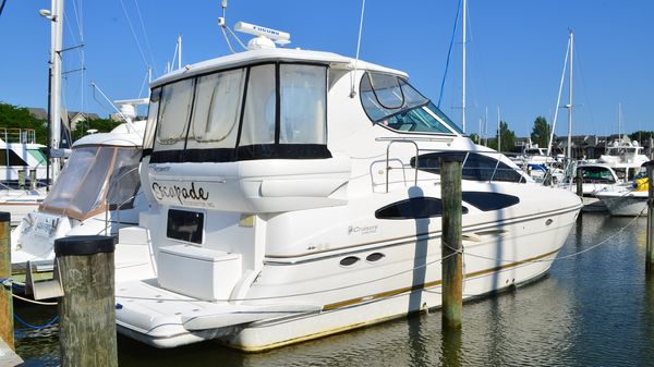 Cruisers Yachts 405 Express Motoryacht