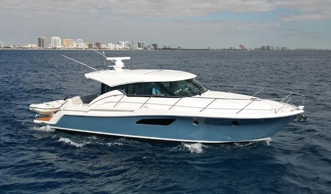 Tiara Yachts 44 Coupe - main image