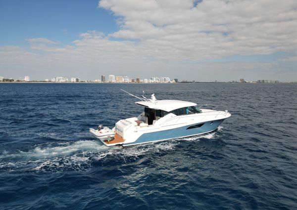 Tiara Yachts 44 Coupe image