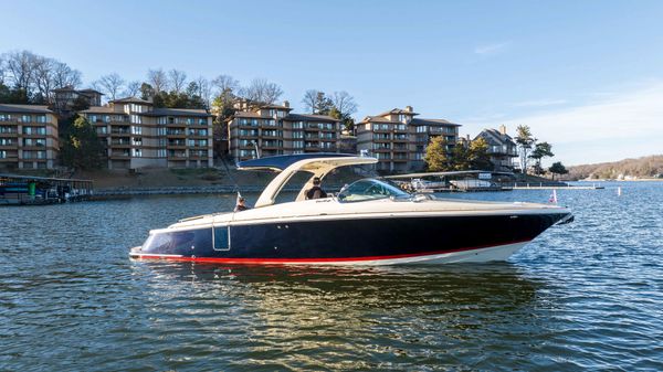 Chris-Craft Launch 35 GT
