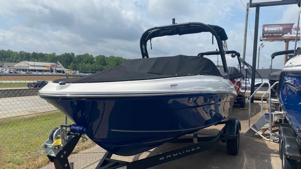 Bayliner VR4 I/O 