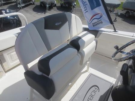 Robalo R230-CENTER-CONSOLE image
