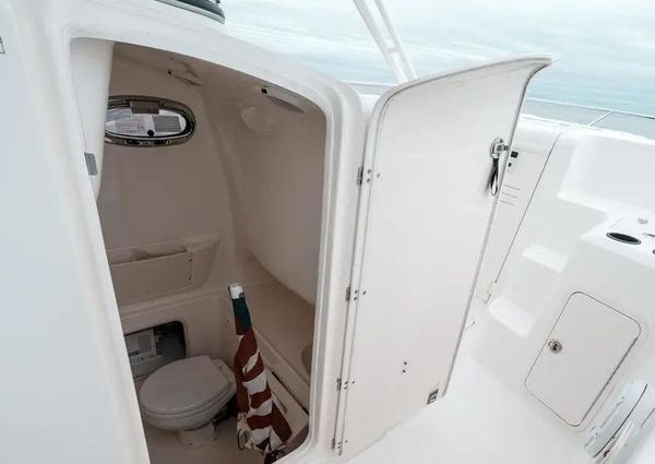 Boston Whaler 320 Outrage image