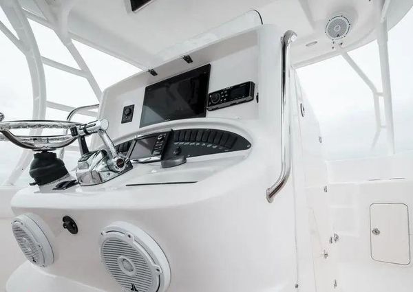 Boston Whaler 320 Outrage image