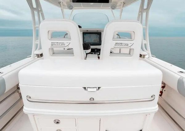 Boston Whaler 320 Outrage image