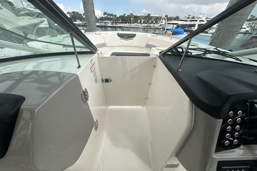 Robalo R317 Dual Console image