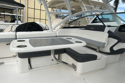 Robalo R317 Dual Console image