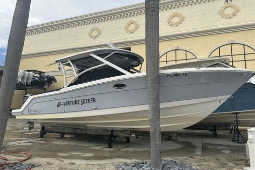 Robalo R317 Dual Console image