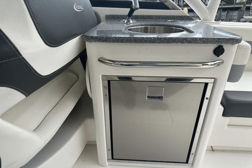 Robalo R317 Dual Console image