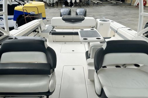 Robalo R317 Dual Console image