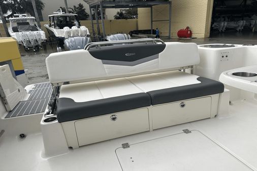 Robalo R317 Dual Console image