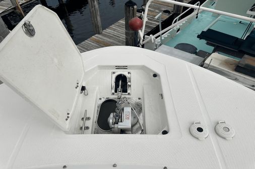 Robalo R317 Dual Console image