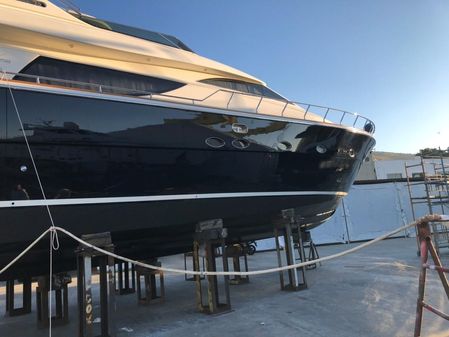 Uniesse Flybridge 72 image