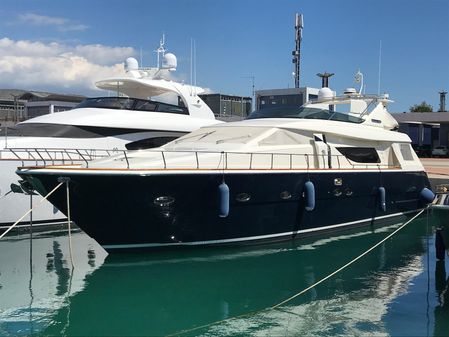 Uniesse Flybridge 72 image